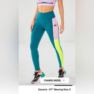 On-The-Go PowerHold® High-Waisted Legging 90’s colors 4X